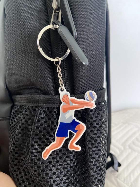 Брелок двусторонний «Пляжный игрок»