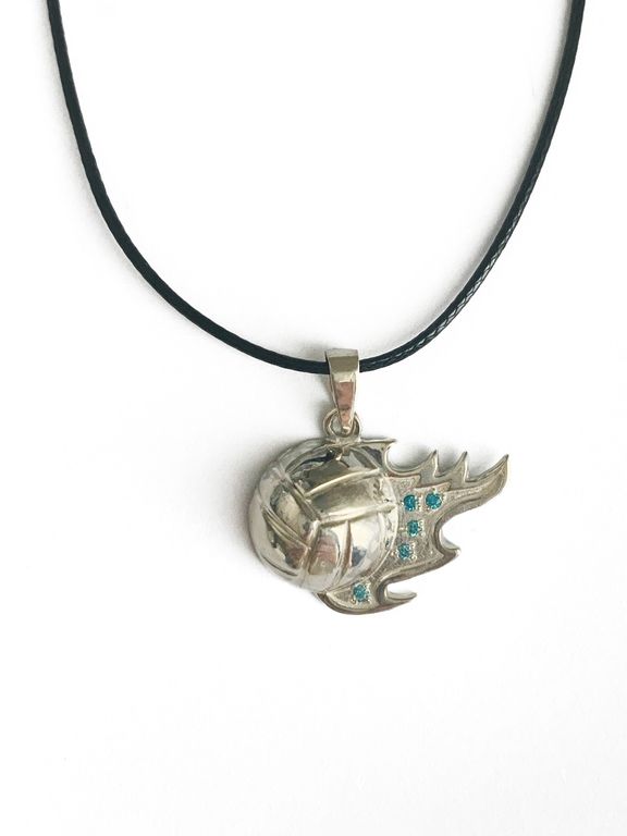 Кулон "Летящий мяч"