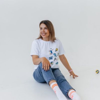 Футболка повседневная белая Volleylife (со стикерами) размер 42-48