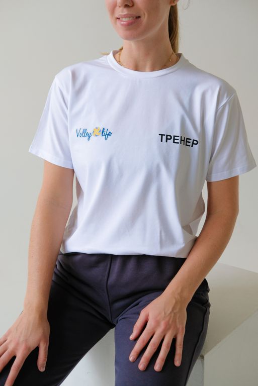 Футболка с маленькой надписью на груди "ТРЕНЕР"